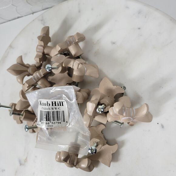 Knob Hill Fleur De Lis Cabinet Knobs Beige Decorative Drawer Pulls, Set of 16 - Picture 15 of 16